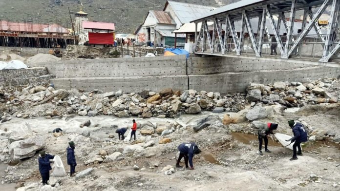 110 kg waste collected from around Kedarnath area