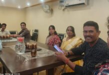 सूचना विभाग की पत्रकारों से भेदभाव नीति को लेकर आईसना की हुई बैठक Department of Information Discrimination Policy