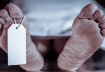 जूतों के फीतों से गला घोंटकर प्रॉपर्टी डीलर की हत्या Property dealer murdered by strangulation with shoe laces