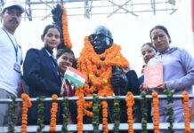 मंत्री रेखा आर्या ने युवा पीढ़ी को दिलायी संविधान संवत् रहने की शपथ Rekha Arya administered oath to youth to live by Constitution