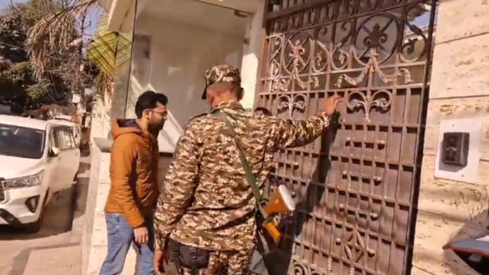 ED raids Congress leader Rajiv Jain's house
