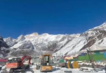 उत्तराखंड में बारिश व बर्फबारी से कड़ाके बढ़ी ठंड The cold increased due to rain and snowfall