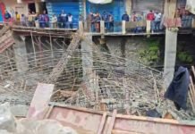 निर्माणाधीन बस अड्डे की छत गिरी, दो मजदूर घायल The roof of the under-construction bus station collapsed