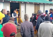 स्याही खत्म होने से रुका मतदान, घंटों रुकी रही वोटिंग Voting halted as ink ran out