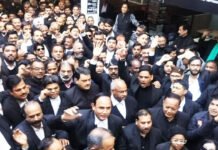 पेपरलेस प्रक्रिया के विरोध में अधिवक्ताओं ने किया हड़ताल Advocates oppose paperless process
