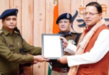 प्रयागराज महाकुंभ ड्यूटी से लौटने के बाद एसडीआरएफ के जवानों का सीएम ने किया अभिनंदन CM felicitated SDRF soldiers