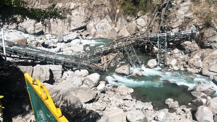 Bridge connecting Hemkund Sahib is damaged