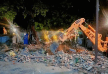 वर्षों पुरानी मजार पर चला धामी का बुलडोजर Dhami bulldozer ran on the years old tomb