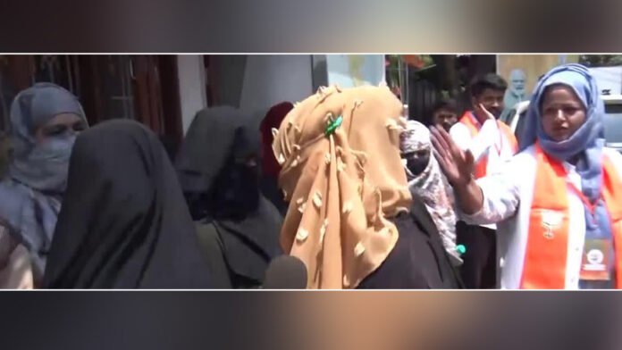 Muslim woman creates ruckus in BJP headquarters