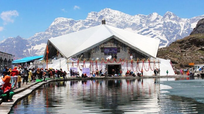 The doors of Hemkund Sahib are open