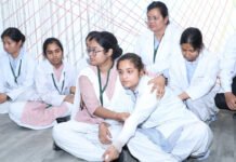 सुभारती के छात्रों ने सीखे नागरिक सुरक्षा के गुर Subharti students learnt tricks of civil security