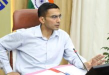 पेयजल शिकायतों का डे-टू-डे निस्तारण किया जाए : डीएम Drinking water complaints