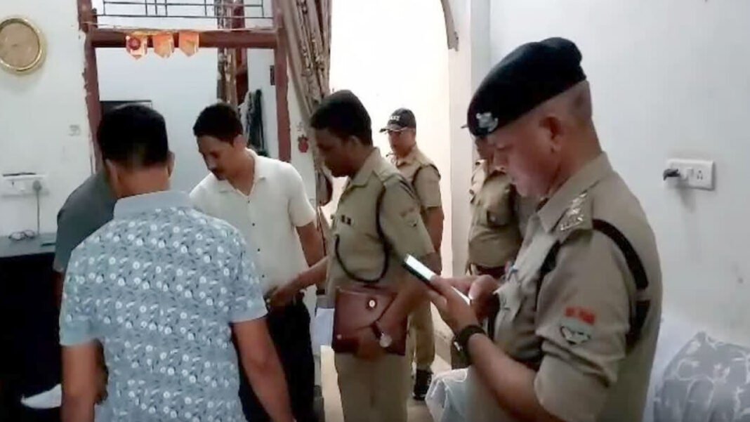 Husband killed his wife and then committed suicide