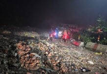 मूसलाधार बारिश से आफत, जेपी बैंड के पास आया भारी मलबा, रोड हुई बंद Trouble due to torrential rain