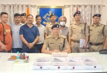 8 ऑटोमैटिक पिस्टल्स के साथ हथियार तस्कर गिरफ्तार Arms smuggler arrested