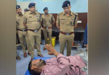 फरार चल रहा हत्यारोपी पुलिस मुठभेड़ में घायल Murder accused injured in police encounter