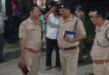 पड़ोसी ने की पड़ोसी की हत्या, आरोपी फरार Neighbor killed neighbor