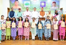 मुख्यमंत्री ने 187 विभिन्न पदों पर चयनित अभ्यर्थियों / आश्रितों को नियुक्ति पत्र वितरित किए CM dhami distributed appointment letters