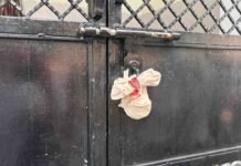 बिना नियम-कानून के कर डाली तालेबंदी Lockout done without any rules and regulations