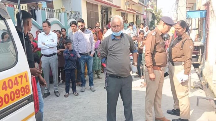 Husband absconded after killing wife