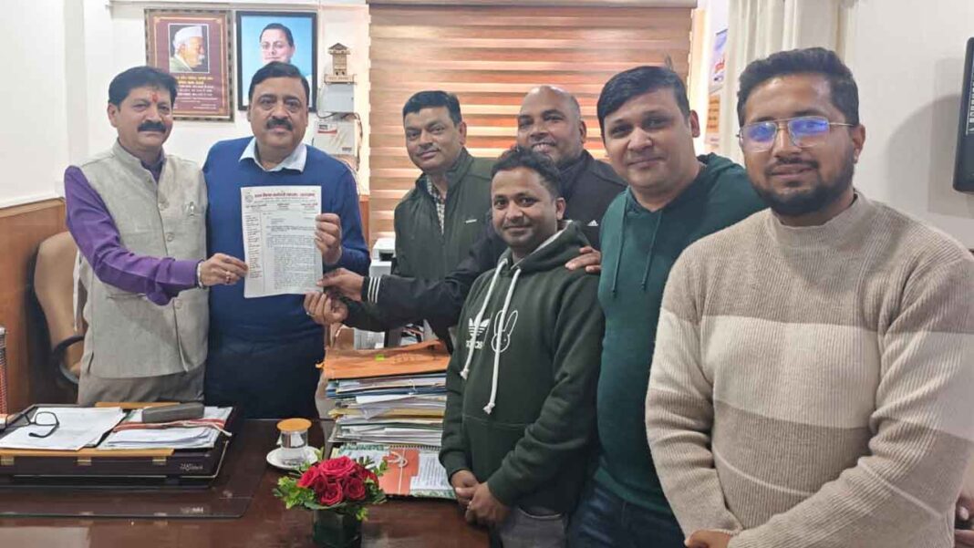 Pending demands of state corporation employees