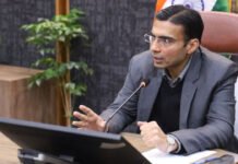 डीएम का बड़ा एक्शन, एक झटके में 827 शस्त्र धारकों के लाइसेंस निरस्त 827 licenses arms holders have been revoked