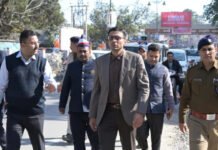 रात में करो खुदाई, सुबह तक भरो गड्ढा : डीएम general public should not face any inconvenience