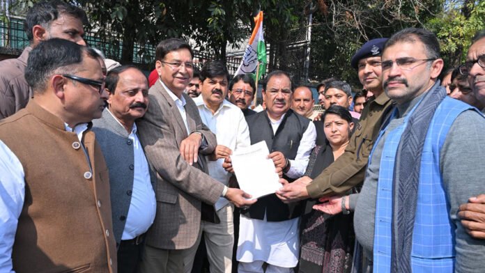 Congress workers marched to police headquarters