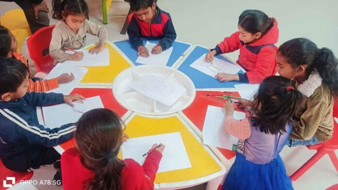 Childhood A childhood scattered on the streets began to join the mainstream