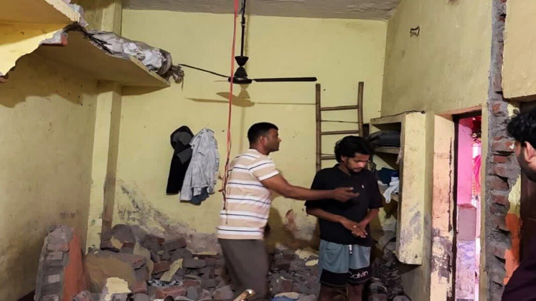 Four people suffer burns after gas cylinder explodes
