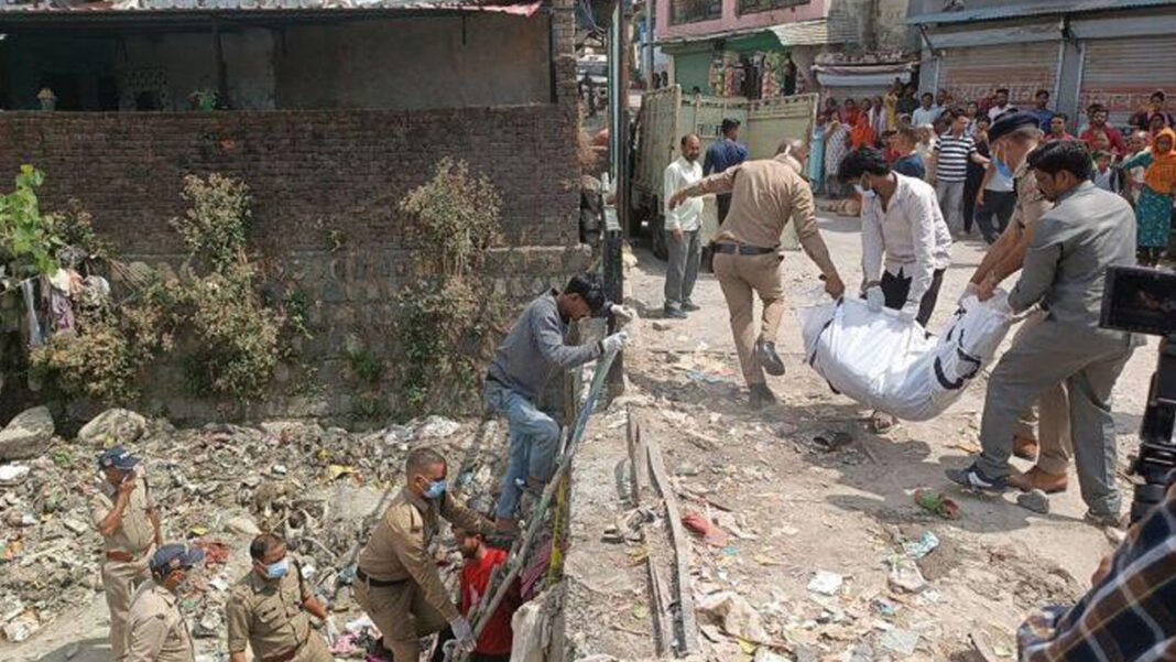 Sensation as unidentified body found in Chuna Bhatta