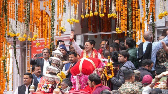doors of Gangotri and Yamunotri shrines opened for devotees