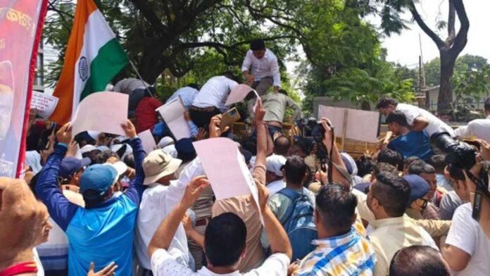 PRD PRD Personnel March to Minister Residence