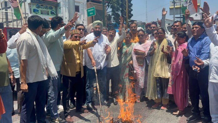 Patrol-Diesal Congress attacks hike in petrol and diesel prices