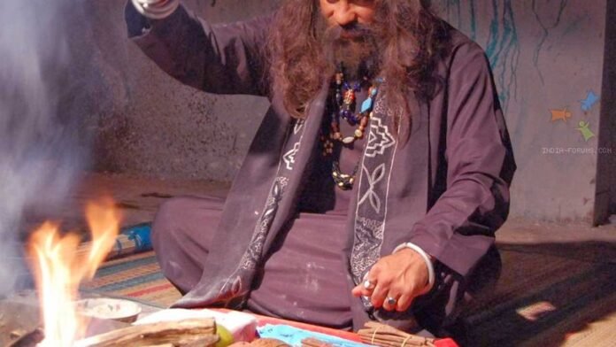 Black-magic Gold swindle using the fear of black magic rituals