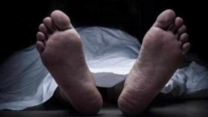 Dead-Body Pregnant woman dies on the way to hospital