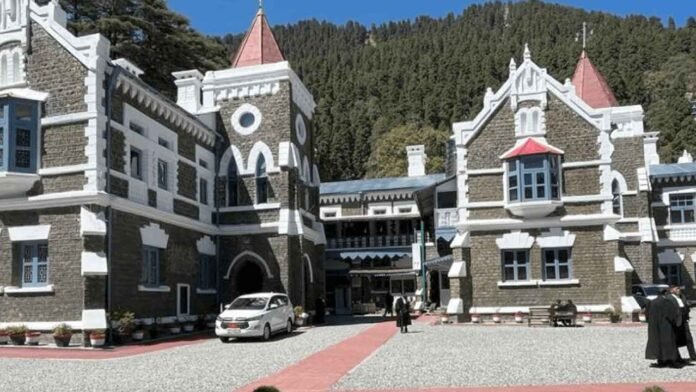 High-court-nainital High Court issues contempt notice to Minority Affairs Secretary
