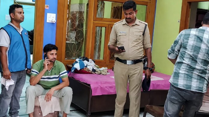 Vigilance-raids Vigilance raids IAS officer home