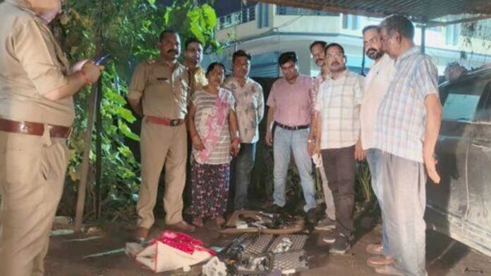 weapons Cache of weapons and cartridges seized from car