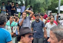 दिल्ली में लाठीचार्ज के खिलाफ देहरादून में प्रदर्शन Protest in Dehradun against lathi-charge in Delhi