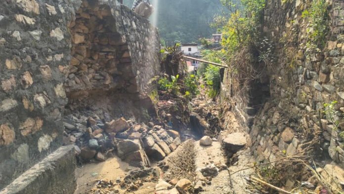 Government hospital wall collapses