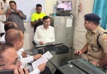 राहुल गांधी पर एफआईआर को लेकर कांग्रेस का प्रदर्शन, मुकदमा निरस्त करने की मांग Congress protest over the FIR against Rahul Gandhi