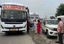 लग्जरी-स्लीपर बसों पर आरटीओ का छापा, गड़बड़ी मिलने पर 16 बसें सीज, 185 का चालान RTO raids luxury sleeper buses