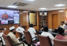 मुख्य सचिव से मिले विधायक और उलेमा MLA and Ulema met the Chief Secretary