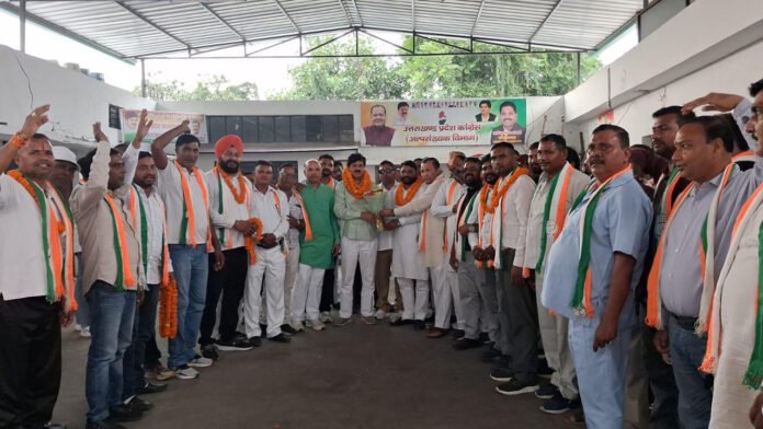 Ganesh-Godiyal More than 100 people from various parties joined Congress
