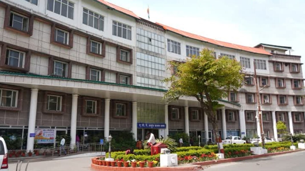 Misconduct towards a female officer at Secretariat
