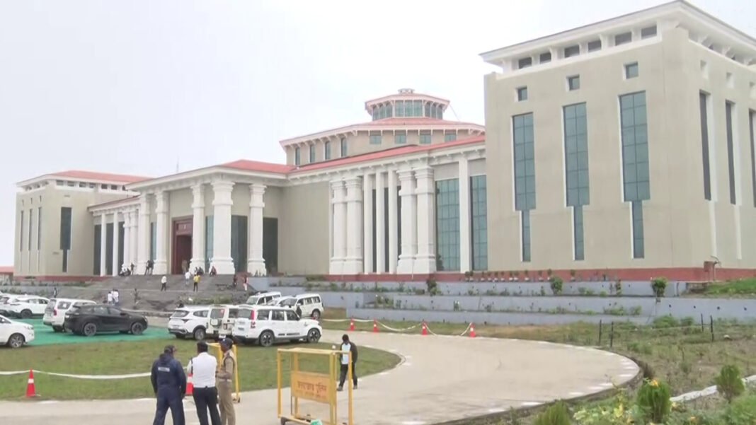House adjourned sine die